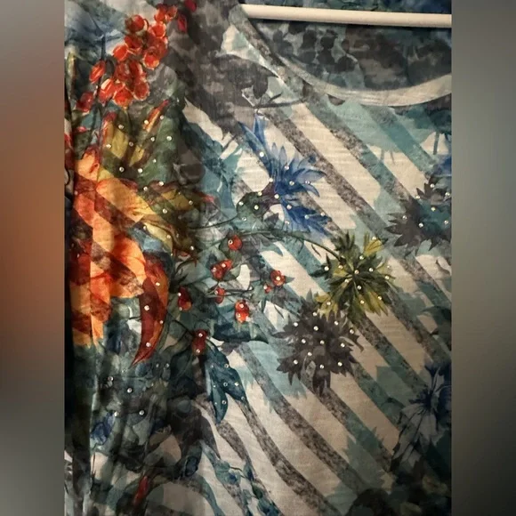 TIME AND TRU size 2X, blue floral and striped, short sleeved, ruffled tee. - Picture 4 of 8